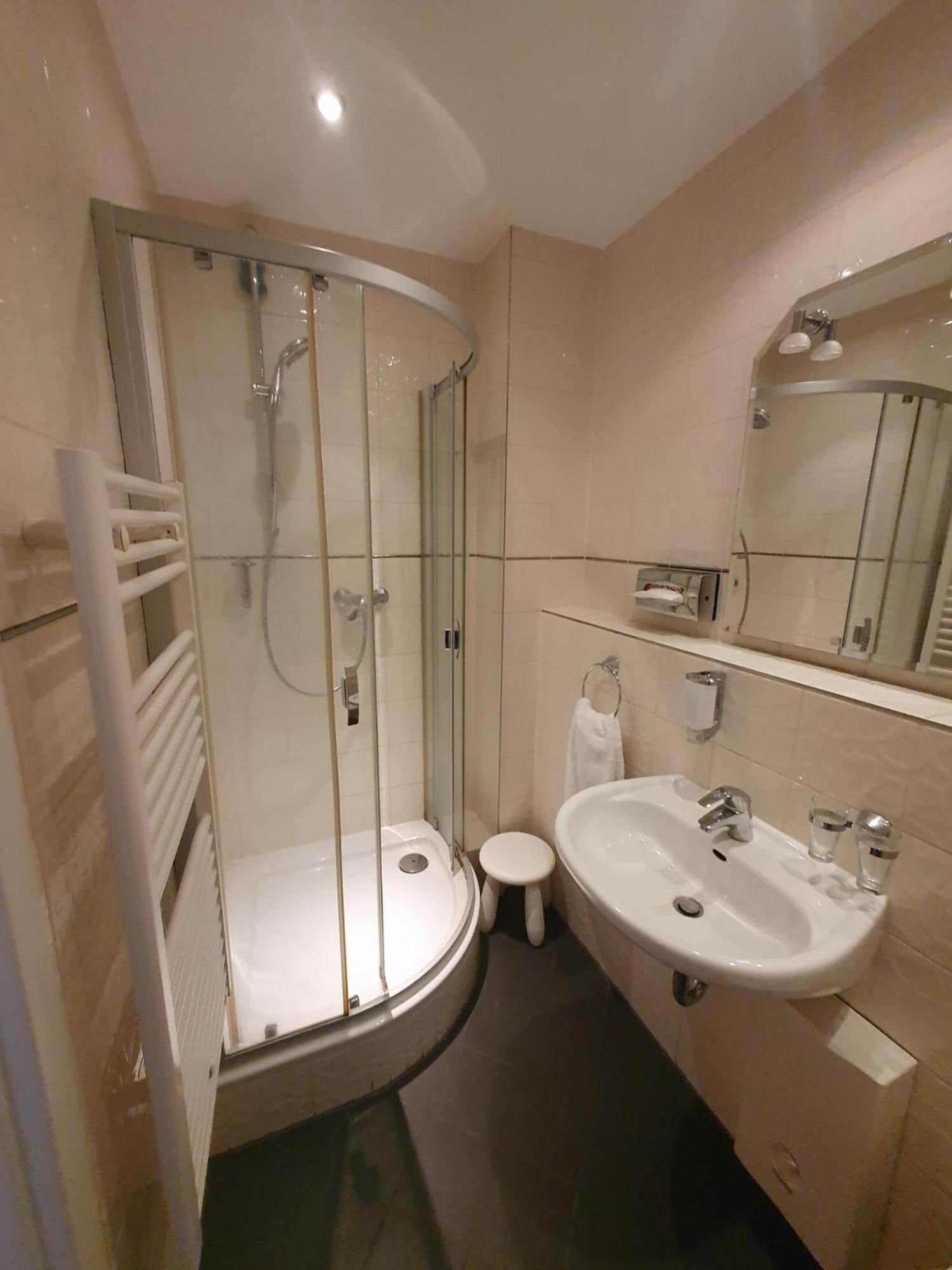 Die Villa, Zimmer 17, Dz Leverkusen Extérieur photo