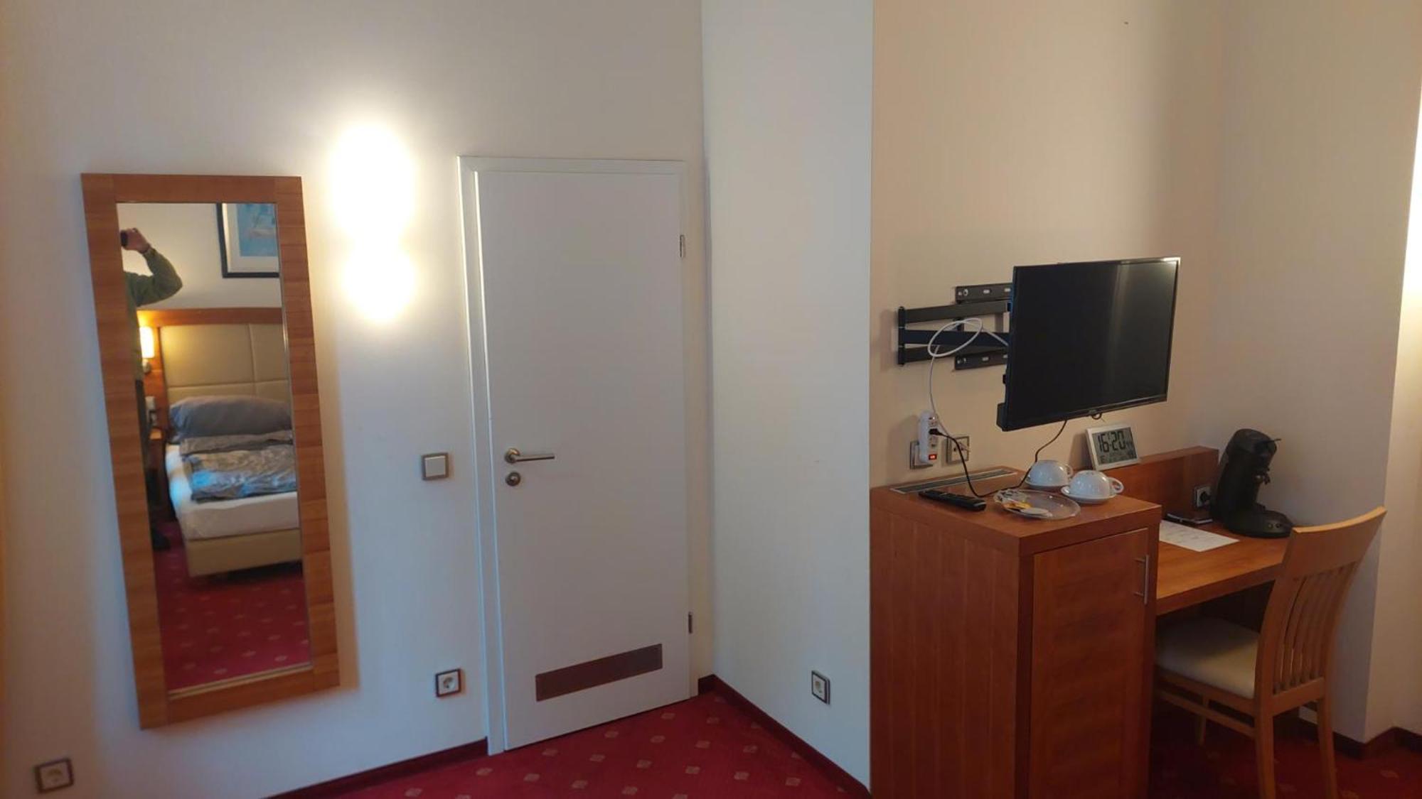 Die Villa, Zimmer 17, Dz Leverkusen Extérieur photo